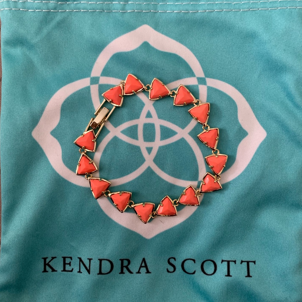 Kendra Scott Ripley Bracelet - Coral 60$